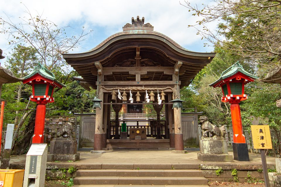 江島神社の奥津宮