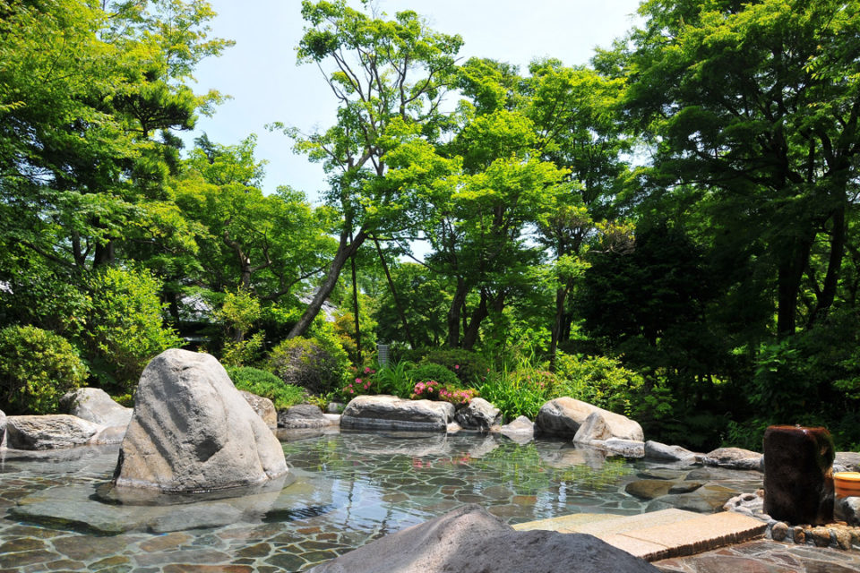 吉池旅館の庭園露天風呂（殿方）