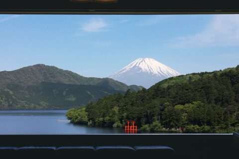 成川美術館からの芦ノ湖と富士山景観