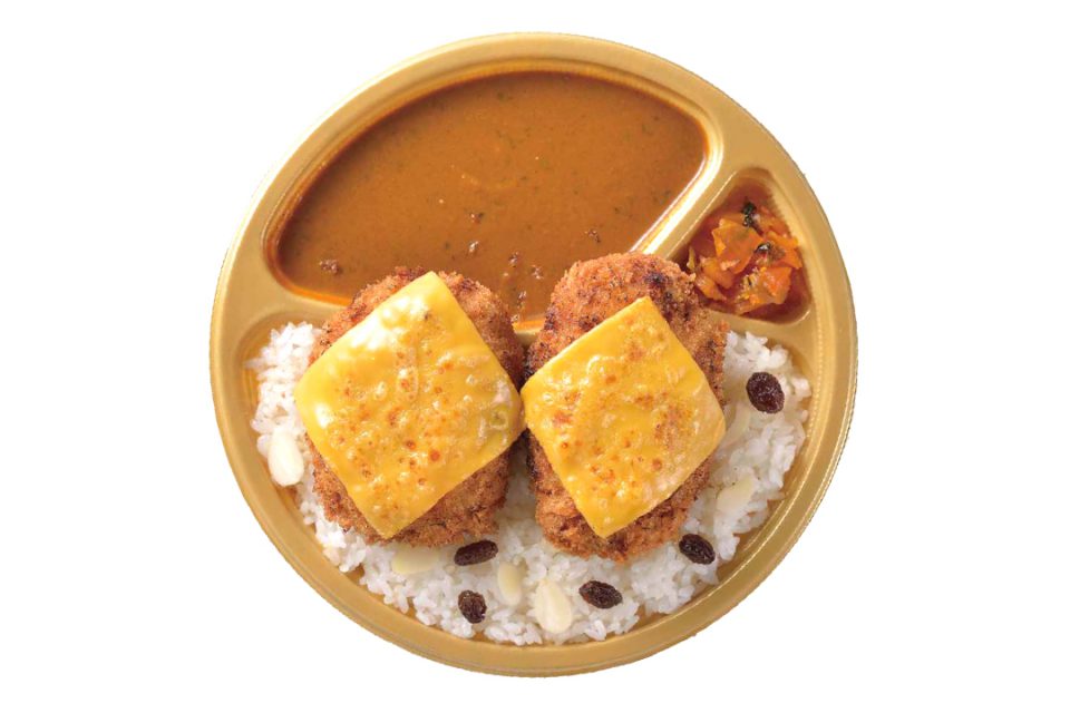 デリアンドカフェみつき箱根山麓豚チーズメンチカツカレー