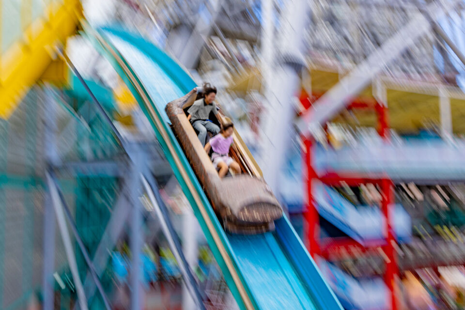 急流すべり「クリフ・ドロップ」〜絶叫グランプリ〜