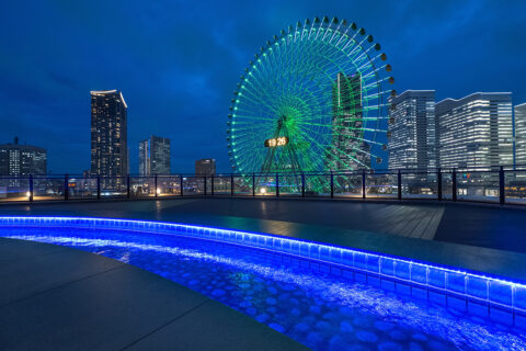 横浜みなとみらい万葉倶楽部の展望足湯庭園 （9F）