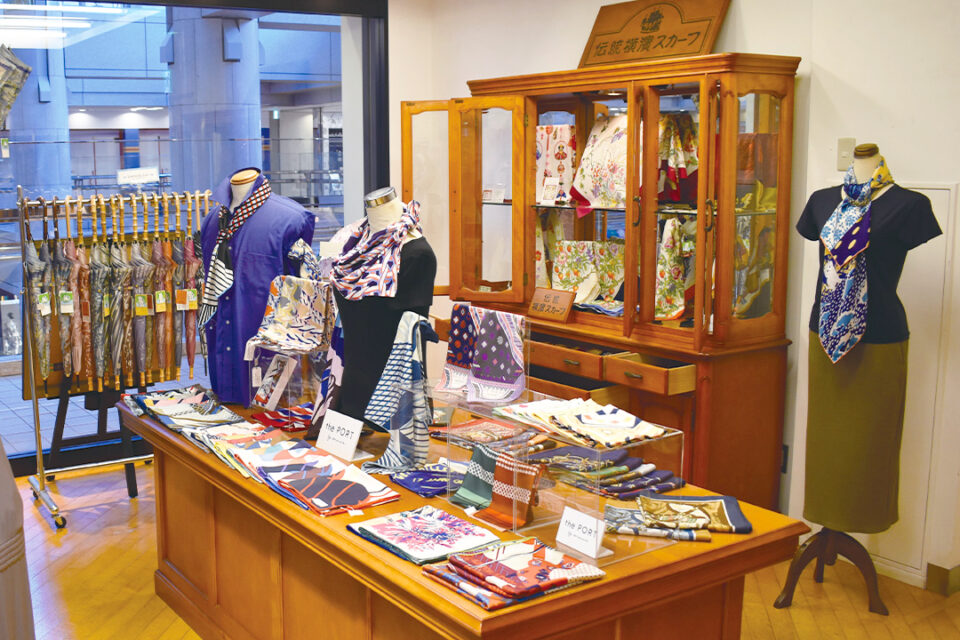 スカーフMarca店内