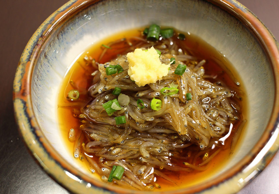 ハルミ食堂の生しらす沖漬け