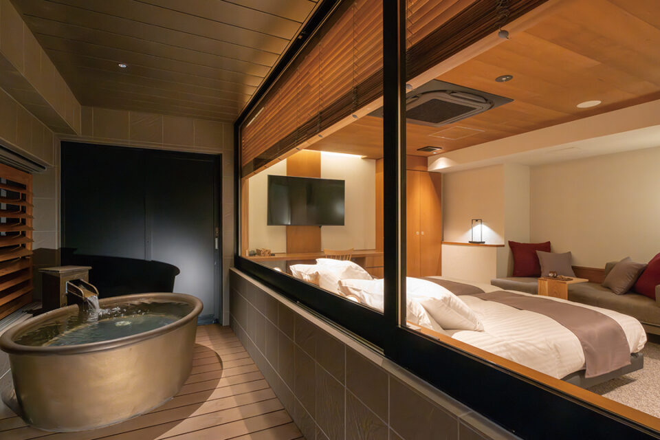 吉池旅館のファミリースイート 温泉半露天風呂付