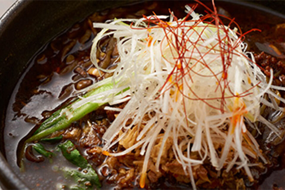 アスリート中華ダイニングイーチャンの黒坦々麺