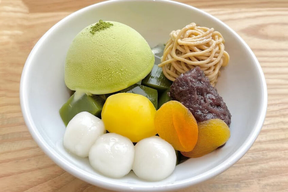 箱根浪漫亭珈琲のモンブランクリームあんみつ