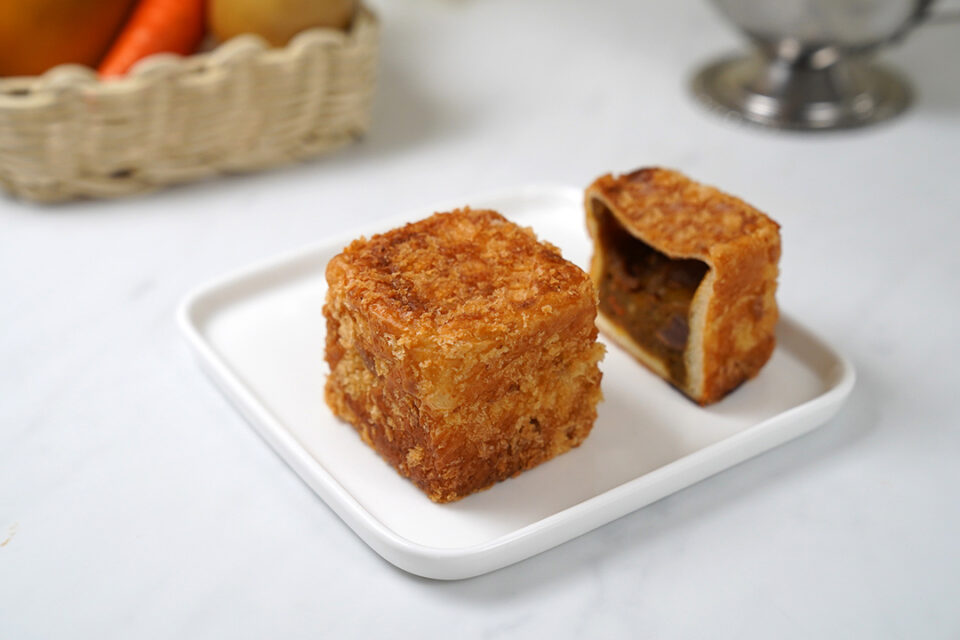 ポンパドウル 元町本店の元町ごろっと牛肉カレーパン