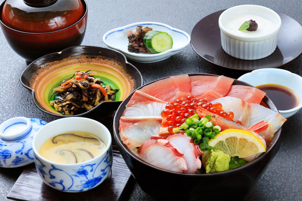 レストラン有磯の海鮮丼