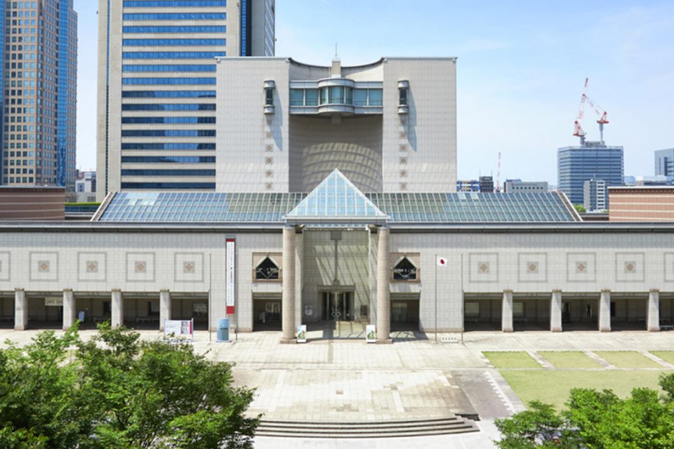 横浜美術館の外観