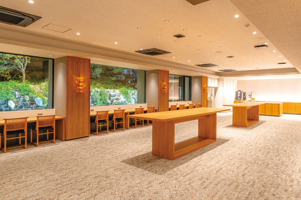 吉池旅館のIn & Out Lounge