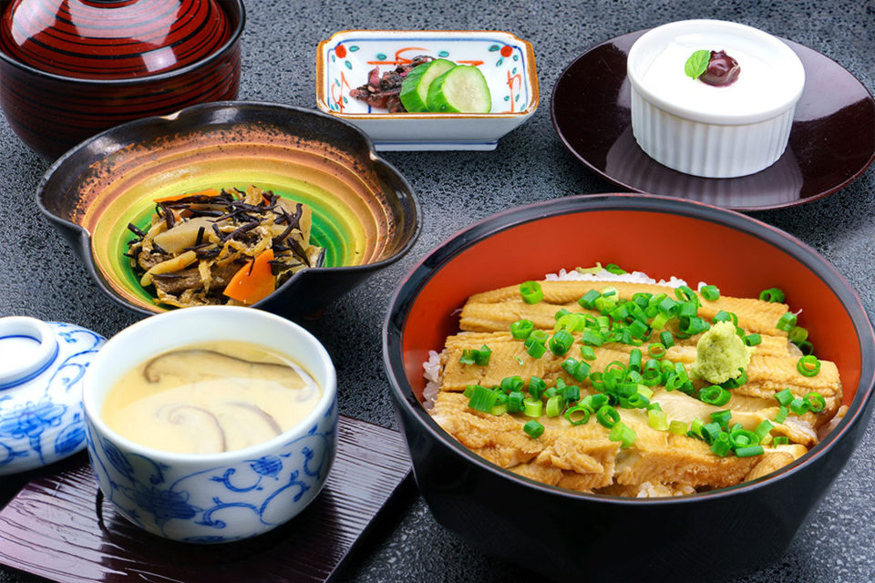 レストラン有磯の活〆煮穴子丼