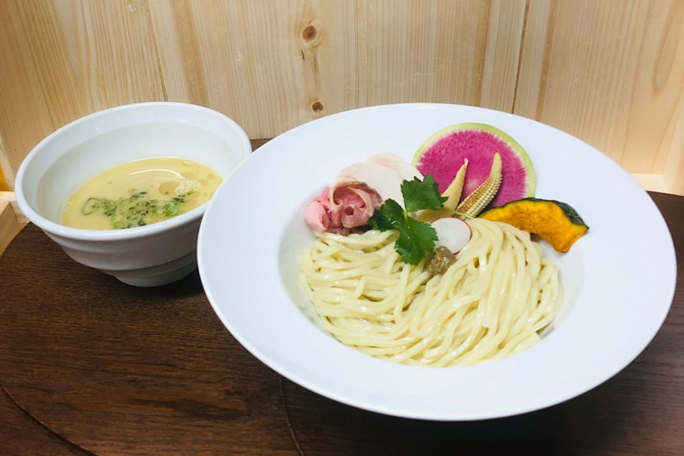 銀座篝鎌倉店の鶏とポルチーニ茸の醤油つけソバ