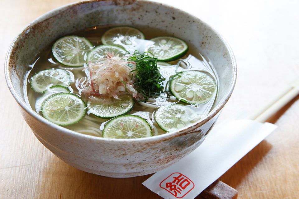 お蕎麦結の夏限定すだちそば