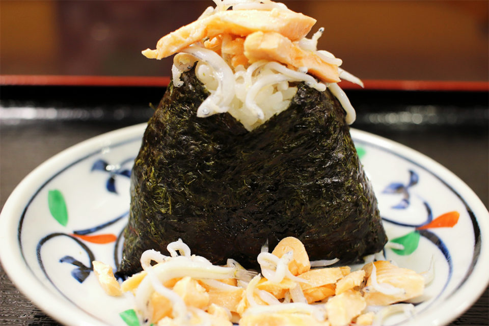 おにぎり屋 はるみのサーモンしらすおにぎり