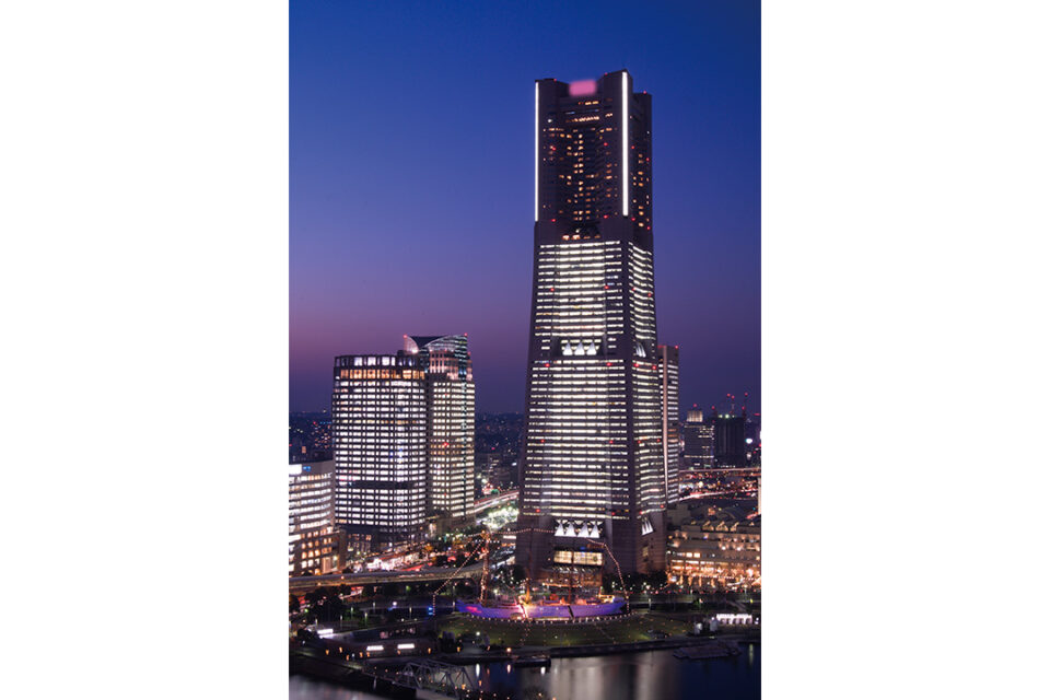 さくらライトアップ（横浜ランドマークタワー）