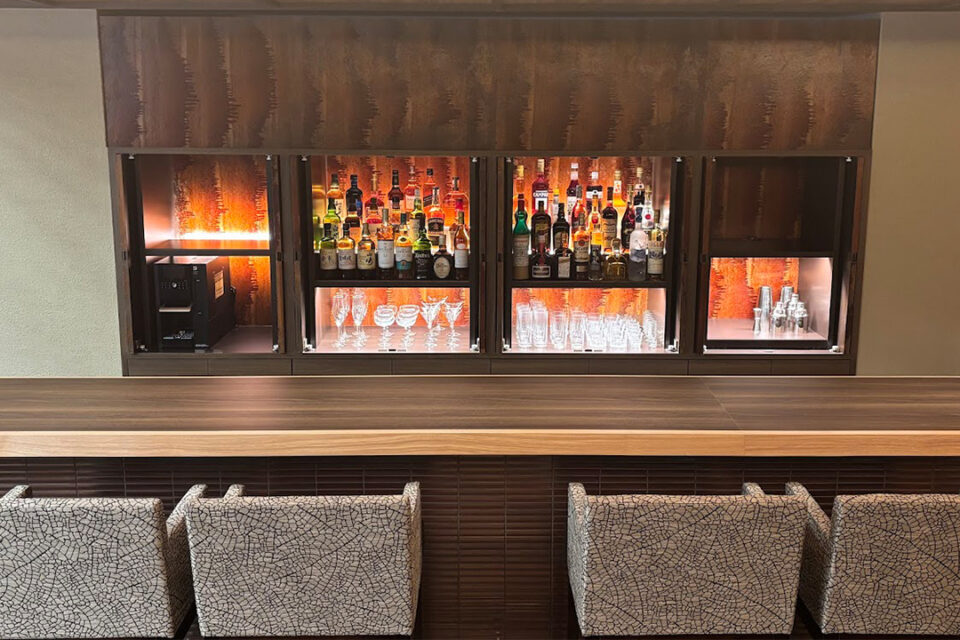 湯本富士屋ホテルのバー・ラウンジ『THE BAR』の店内