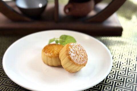中秋節限定！点心師が一つひとつ丁寧に仕上げたミニ月餅