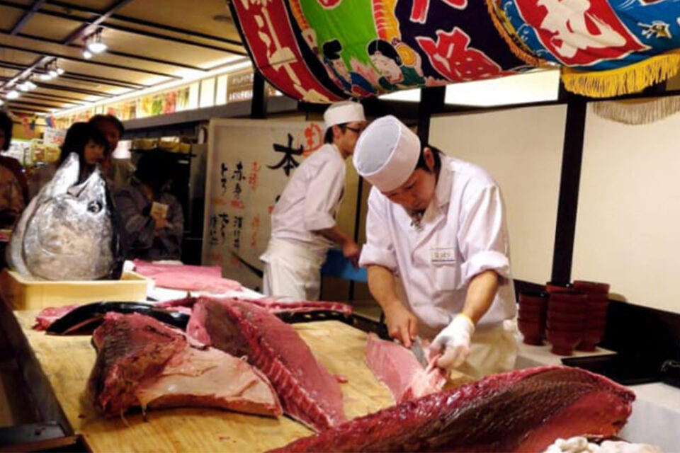 まぐろ解体ショー