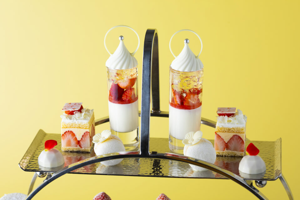 「ホワイトストロベリー・アフタヌーンティー」 上段