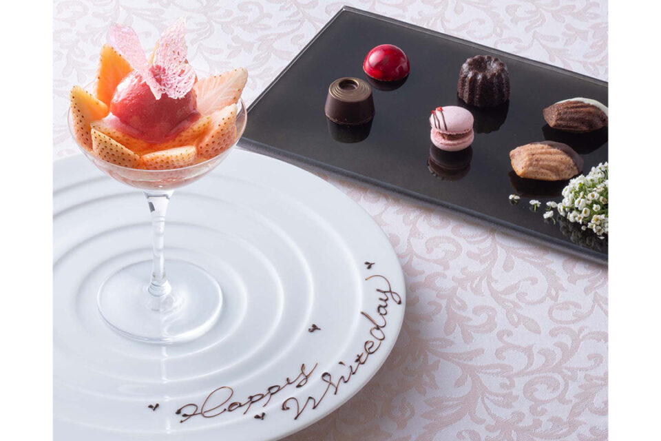 横浜ベイホテル東急の「ホワイトデー特別ディナーコース」の白いちごとロゼスパークリングジュレとホワイトデーチョコ