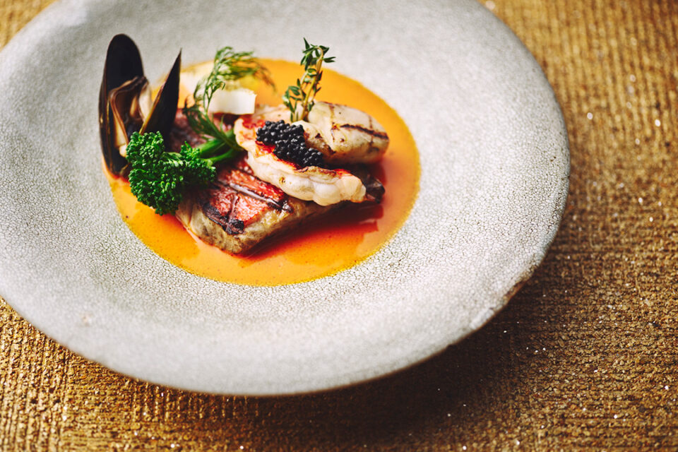 ホテルインディゴ箱根強羅のシェフズスペシャル魚料理（金目鯛のブイヤベース）